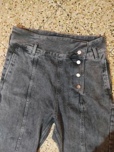 Tokyo Talkies Mom Fit Jeans (34 Waist)