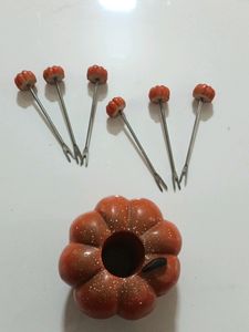 Ceramic Pumpkin With 6 Pick St