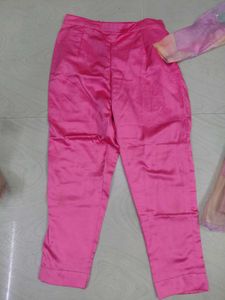 A kurta set of pink color 💕