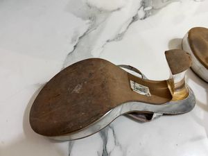 Tranperent Hill Sandle Price Dropped