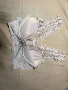 Lace Front-Zip Bra