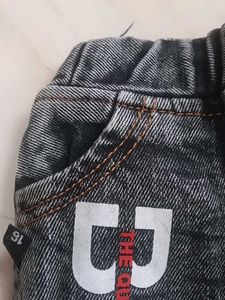 Trendy Distressed Graphic Jeans
