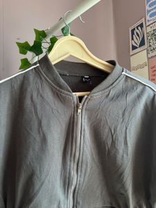 Cropped  Sweater ⬜️🩶🩶