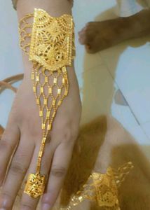 Beautiful 🥰 Golden Haathfull