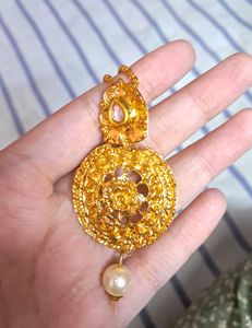 Elegant White Handbag with gold plated locket