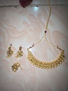 Elegant Pearl Jewelry Set