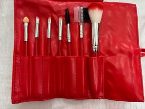 7-Piece Professional Makeup Brush Set with Red Pou