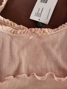 H&amp;M Lace Trimmed Crop Top/ SIZE-M