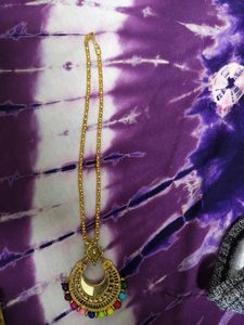 Jewellery Set: Earrings, Necklace And Maangtikka