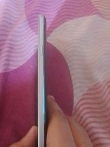 Samsung J7 Phone