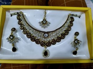 An Artificial Diamond Necklace