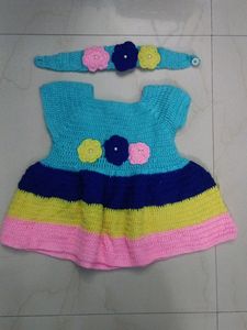 Sleeveless Woolen Frock With Hairband