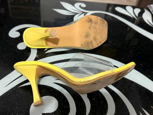 yellow transparent Heels 👠