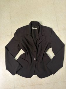 Chic Black Blazer 🫶🏻( small defect not visible)