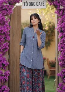 Indigo Checks &amp; Florals — Easy Chic 💙✨ 🌿 👗 🔥✨