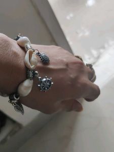 Charming Shell Bracelet