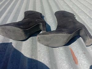 Ankle Boots 🥾(5.5-6)