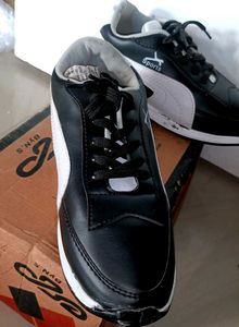 Black &amp; White Sports Shoes
