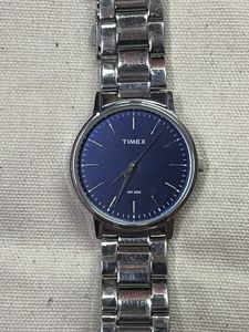 Classic Timex Stainless Steel Watch – Sleek & Reli