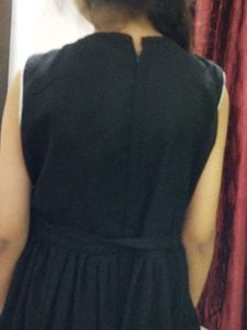 Chic Black &amp; White Sleeveless Ethnic Dress