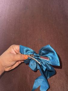 🎀Teal/Blue Satin  Sparklyy Hair Bow🎀
