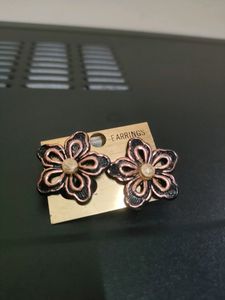 Flower Motif Stud Earrings