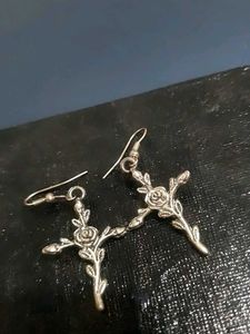 Cross Earing With Rose Details