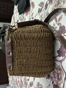 BROWN BEACH SLING BAG FOR WOMEN