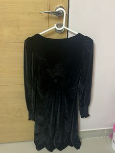 Chic Black Velvet Mini Dress With A Slit