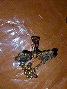 A Combo Of Beautiful Hair Accessories
