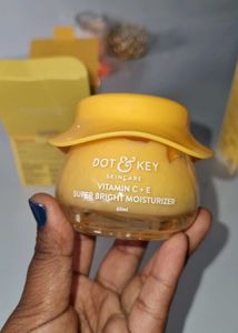 Dot &amp; Key Super Bright Moisturizer