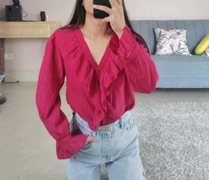 Stylish Ruffle V-Neck Top