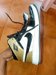 nike air jordan golden toe