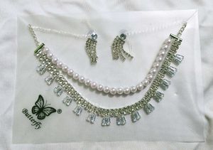 Butterfly Jewelry Set: Necklace & Earrings