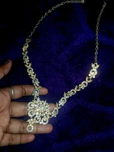 Elegant Gold Necklace