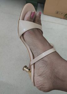 LOVELY BATA HEELS