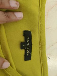 Chic Yellow Crop Top