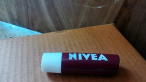 Nivea Lip Balm Berry Shine