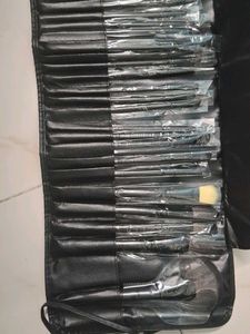Makeup Brush Set with Carrying Case