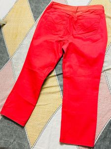 Bold Y2k Red 3/4 Length Denim❤️