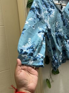 Today Offer Korean Flowvy Top💫