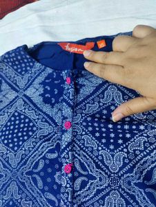 Blue Patterned Kurti With Contrast Pant And Chunri
