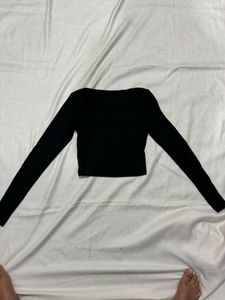Black Long Sleeve Crop Top