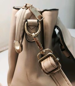 SLING BAG MID - SIZE