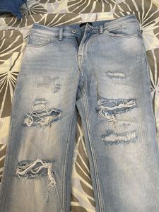 H&amp;M Ripped Skinny Fit Jean ( 38X90cm)