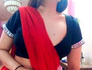 Black Deep Neck Blouse 🌹