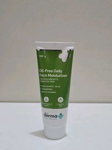 The Derma Co Oil Free Moisturizer With Multi Vitam