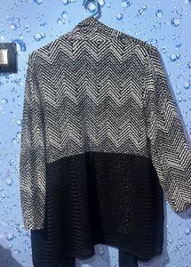 Black And White Srug