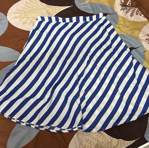 Knees Length Skirt With Blue Stripes