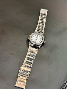 Minimal Dial Watch For All Ages